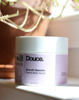 Le gommage visage & corps SMOOTH OPERATOR. - Douce.